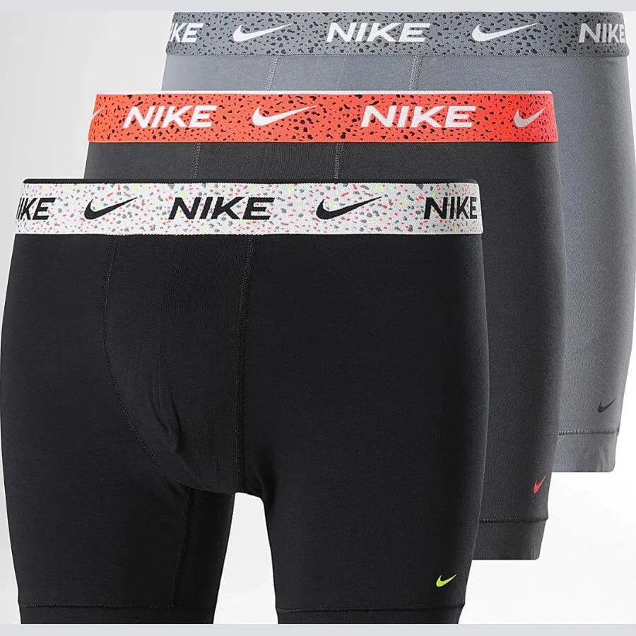 Мужские боксеры с эластичным поясом Nike Boxer Trunk 3pk KE1284 0W3, Цвет: Schwarz