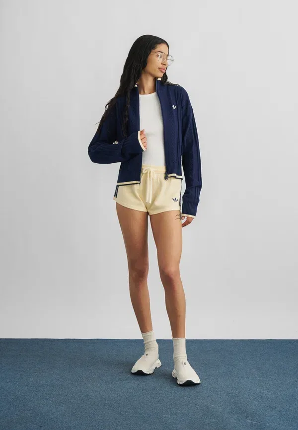 Шорты Adidas Originals, ванильный — фото 2