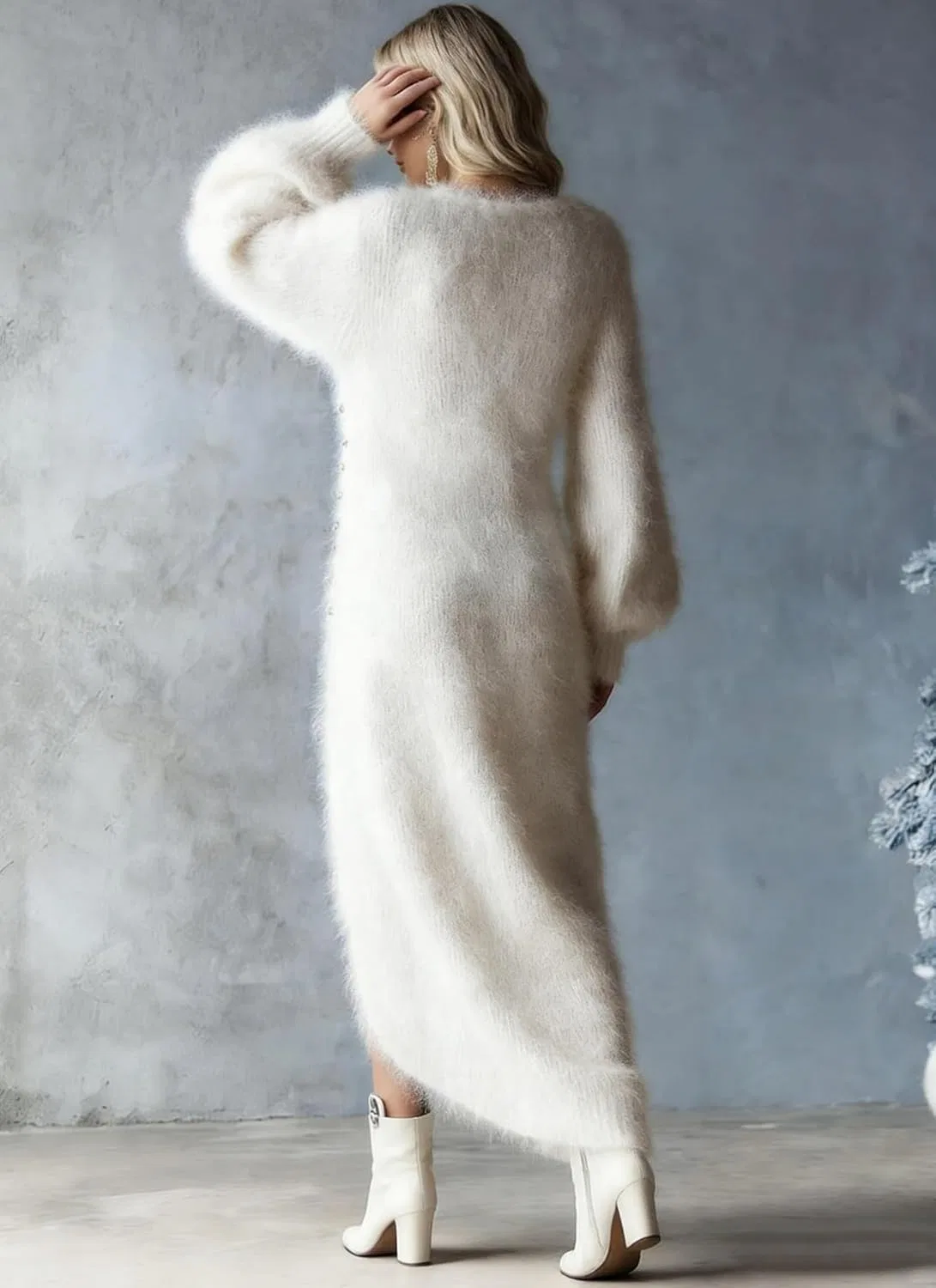 Женское платье-свитер с боковым разрезом оверсайз, White — фото 4