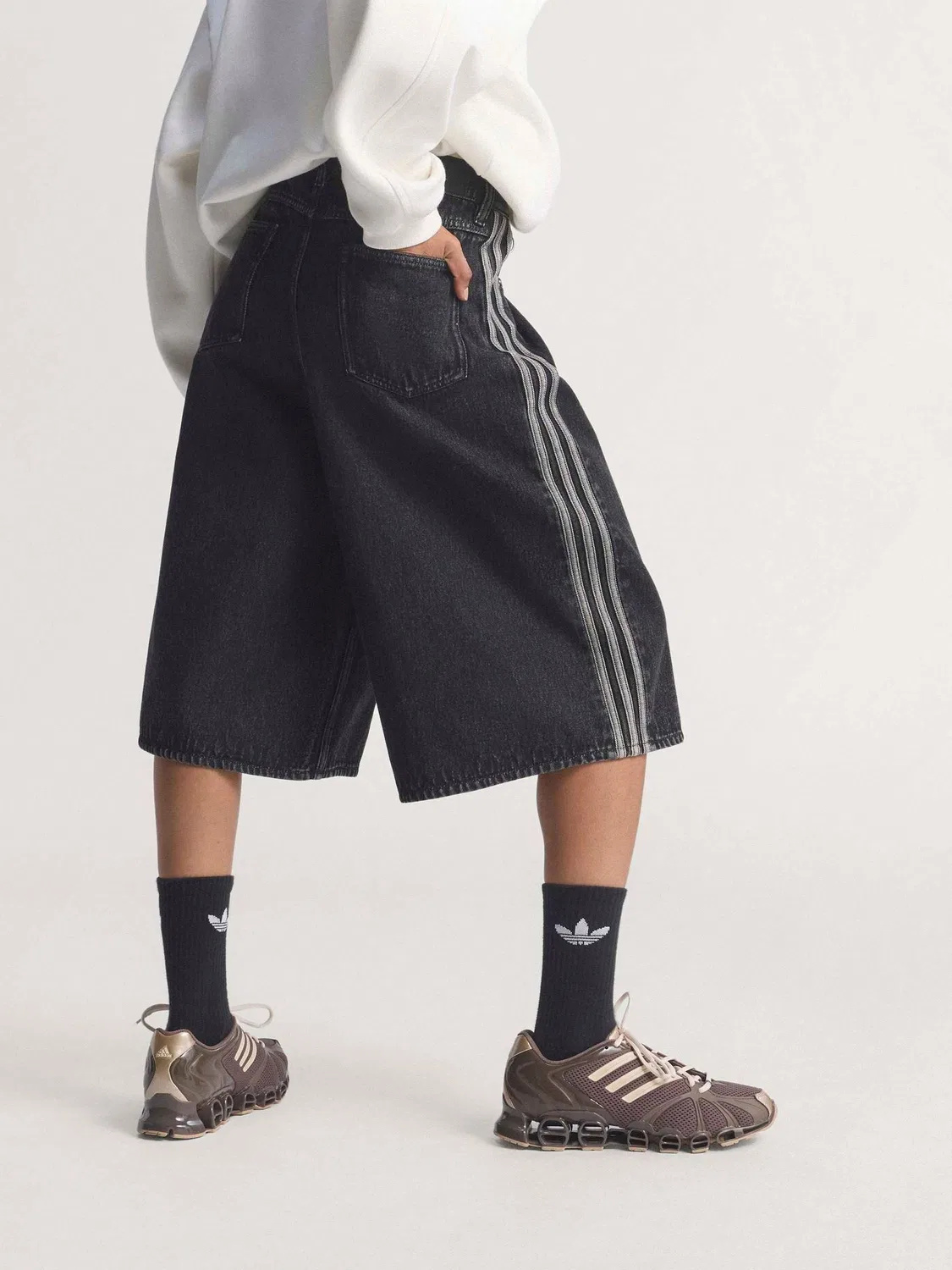 Джинсовые шорты Firebird, adidas Originals, черный — фото 3