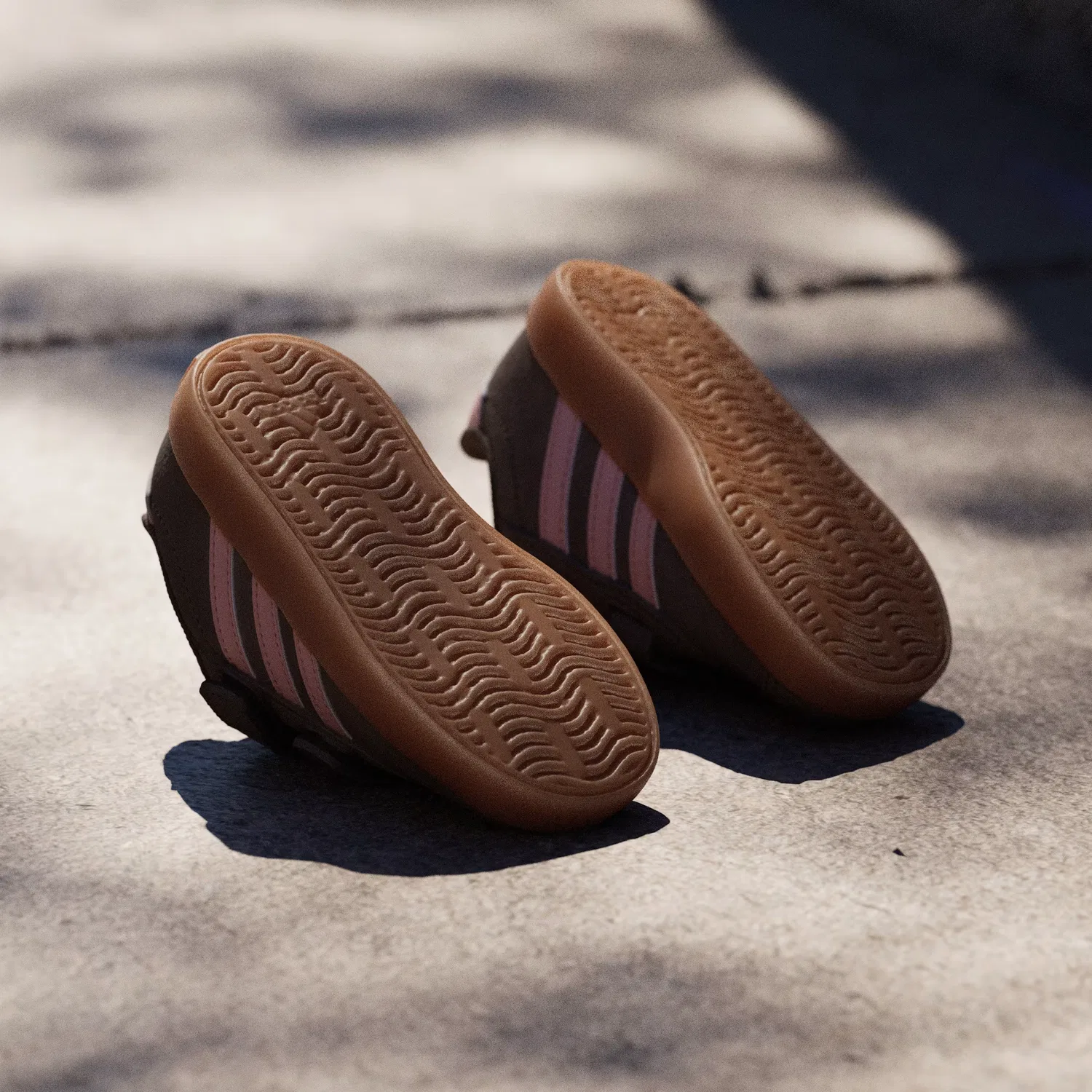 Детские кроссовки на липучках VL Court 3.0 Adidas Sportswear, Earth Strata/Semi Frozen Turbo/Amber Gum — фото 4