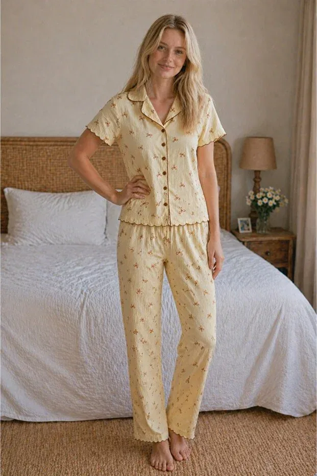 Детская пижама с принтом Bürümcük fabric buttoned baby overlock yellow bow patterned pajama set Rindahomewear, With A Yellow Bow Print — фото 2