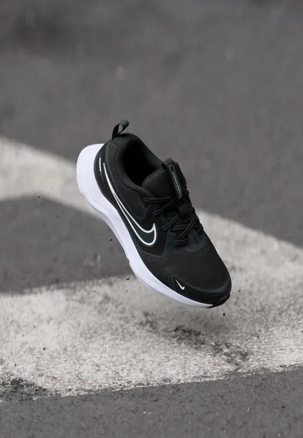 Кроссовки для бега по бездорожью Cosmic runner unisex Nike Performance, black/anthracite/white, белый/черный