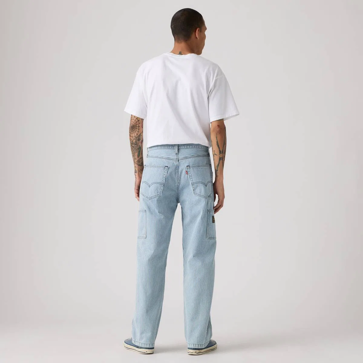 свободные прямые мужские рабочие джинсы 568 Levi's, Aged Railroad Stripe - Light Wash — фото 3
