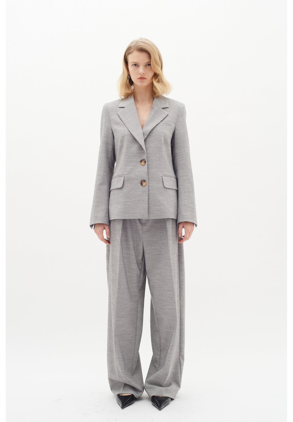 

Блейзер KHAIIW InWear, серый