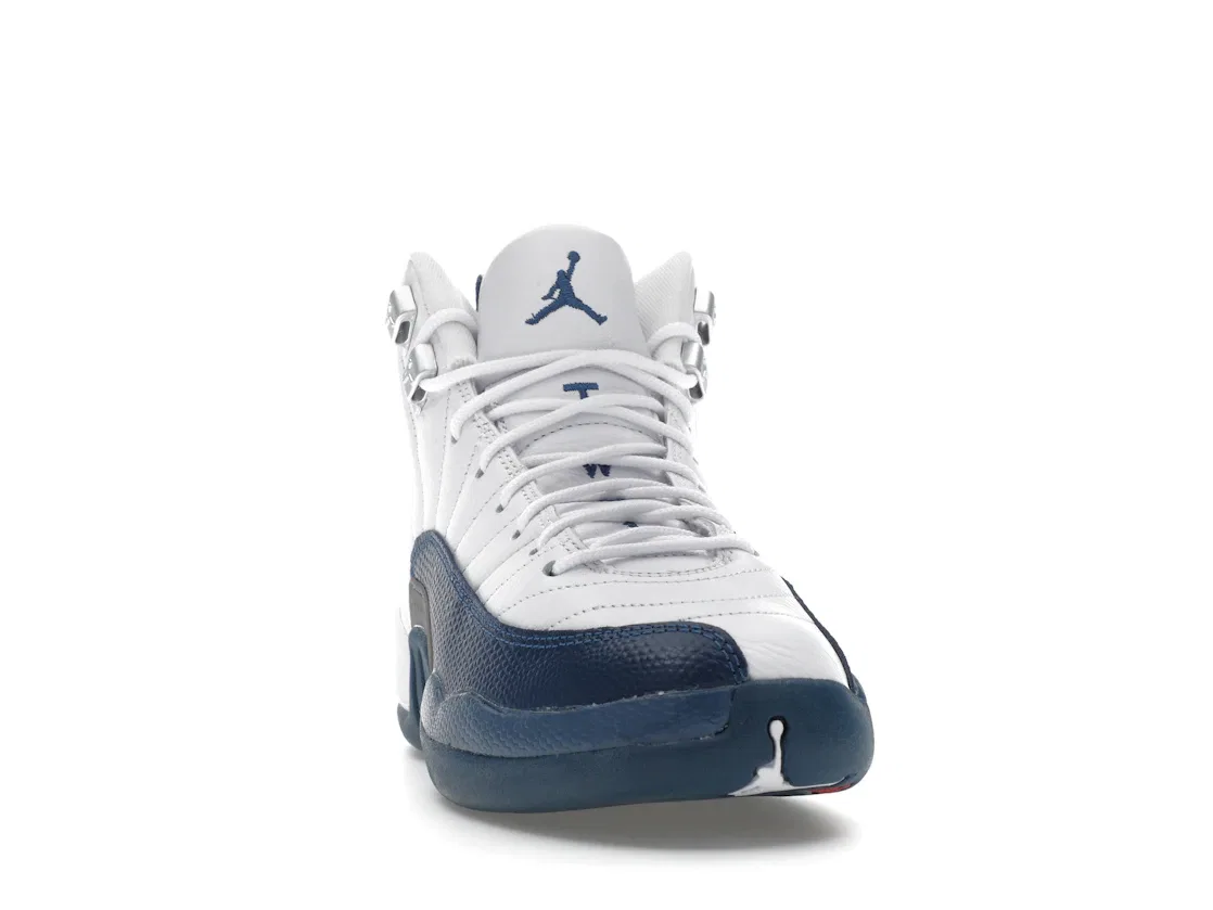 Детские кроссовки Lifestyle с принтом Jordan 12 Retro Jordan, White/French Blue/Metallic Silver/Varsity Red — фото 2