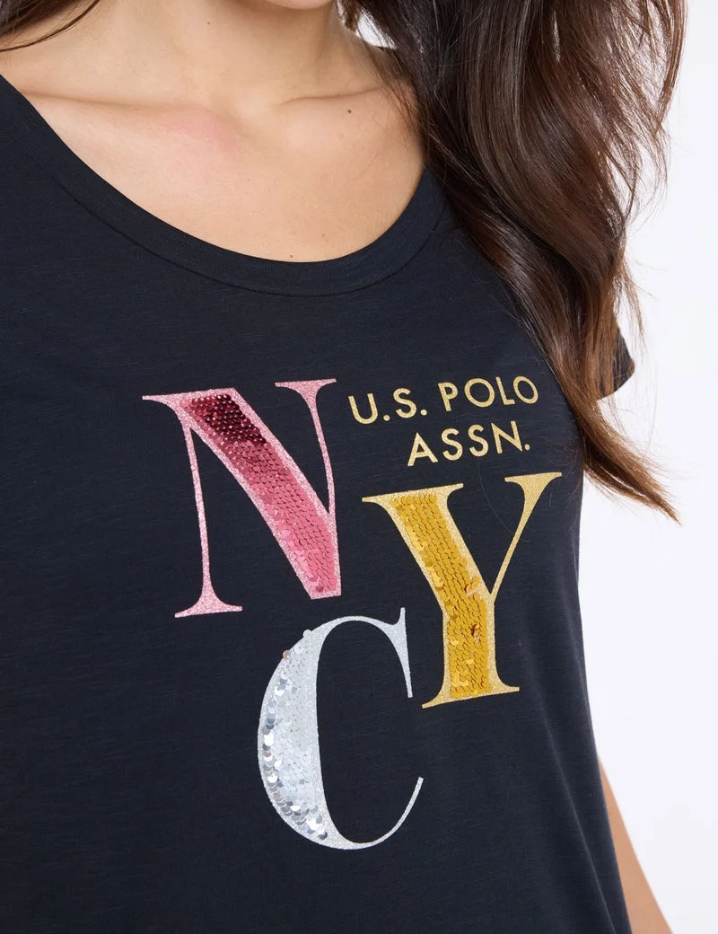 Женская футболка U.S. Polo Assn. NYC Sequins Semi Scoop, черный — фото 4