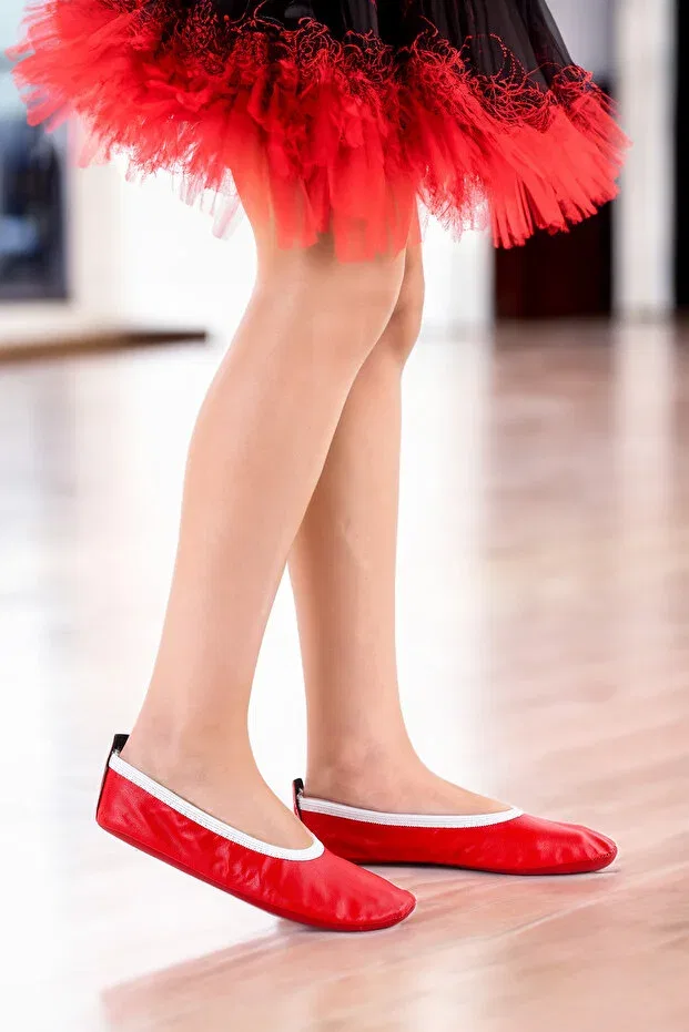 Детские балетки для девочек с коротким каблуком Kiko Kids, Red