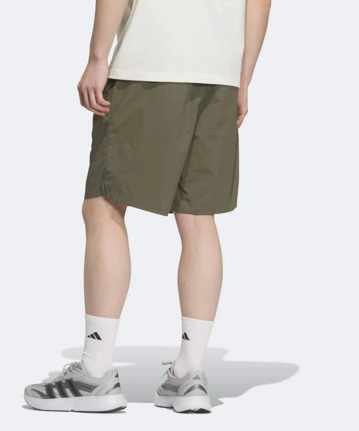 Мужские шорты свободного кроя с плетеным узором, модель Must-Have Loose Fit Woven 8" Baggies, Adidas, Khaki — фото 2