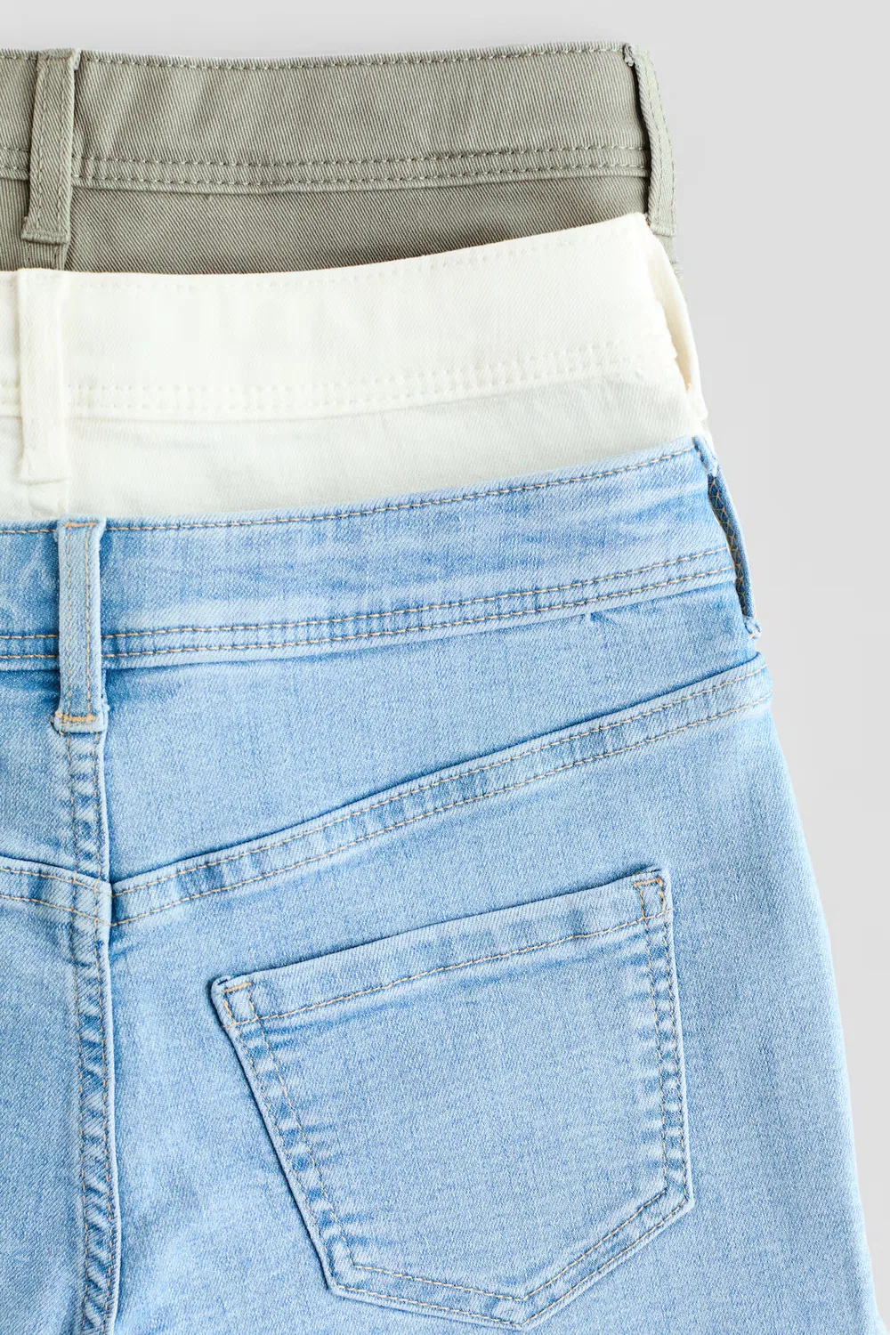 Комплект из 3 джинсовых шорт H&M, Helles Denimblau/Khakigrün — фото 3