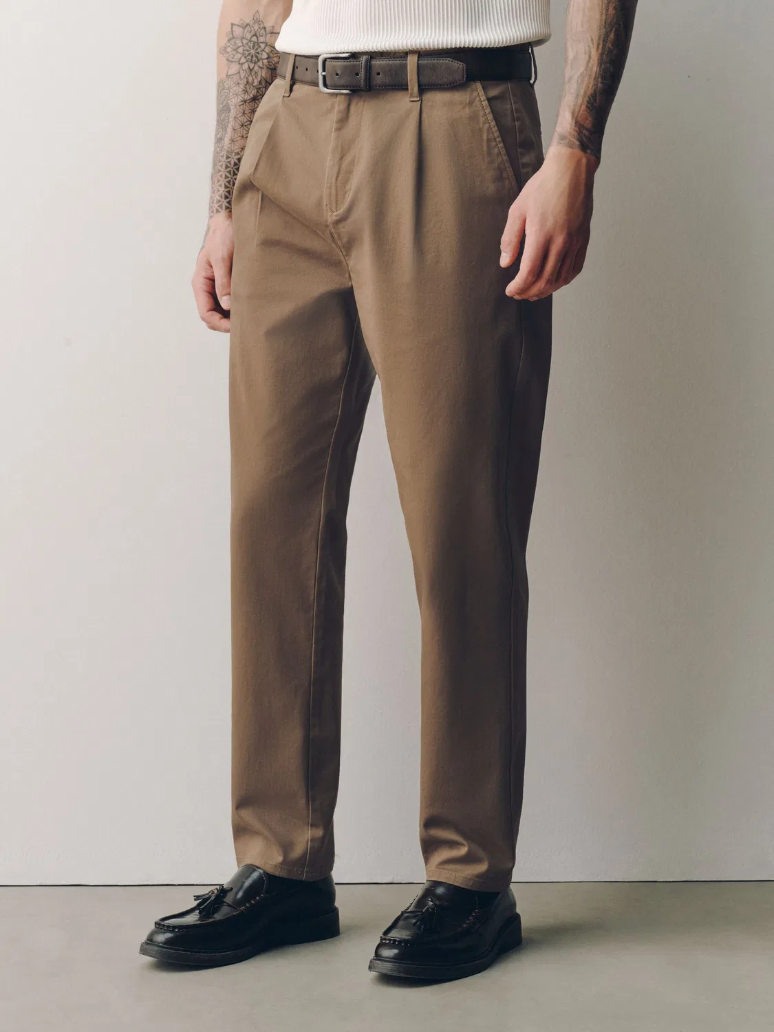 Чиносы Regular Tapered Fit Next, коричневый — фото 2
