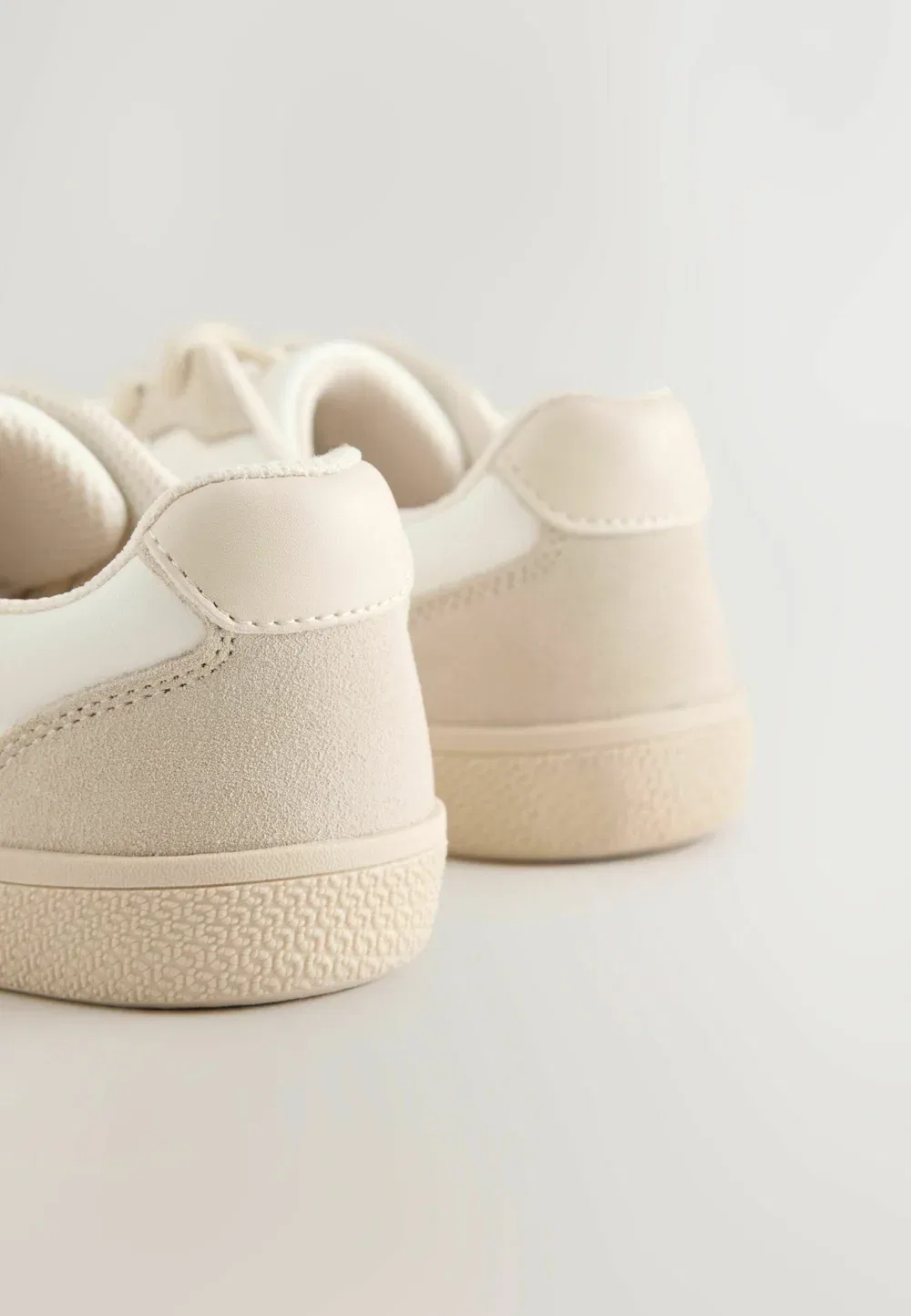 Стандартный крой - на шнуровке - кроссовки Next, Neutral Suede Mix — фото 4
