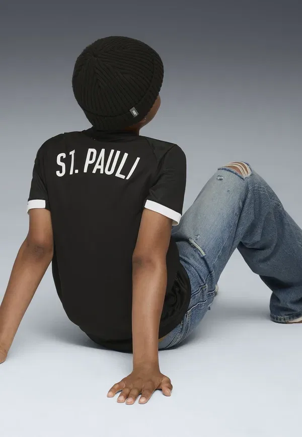 Футболка Fc St. Pauli 25/26 Club Wear Puma, черно-белая — фото 4