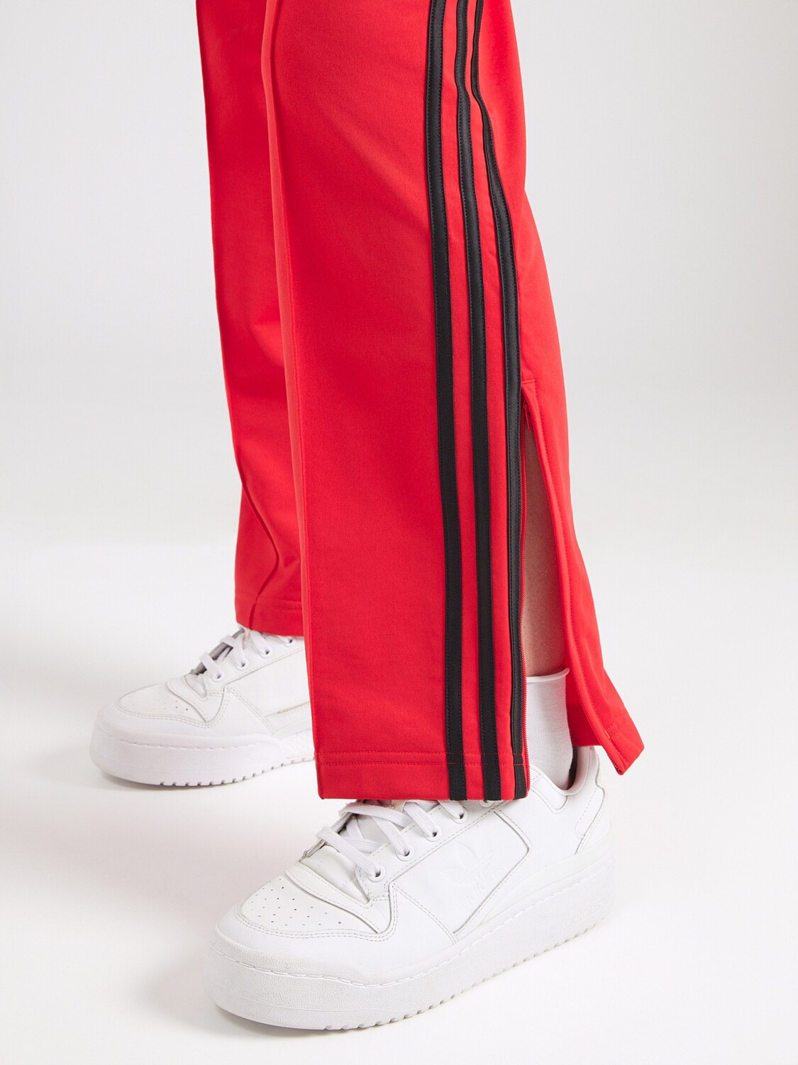 Adidas Originals Брюки Regular 'FB CLASSIC' в красном цвете — фото 2