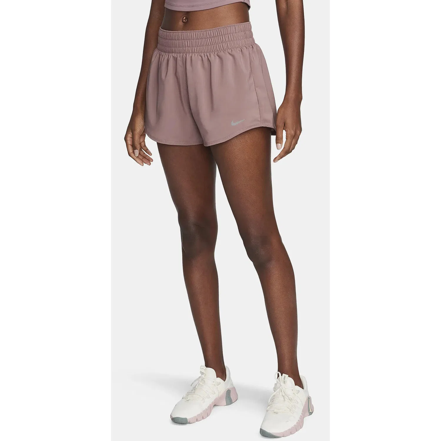 Женские шорты Nike One, Violett — фото 3