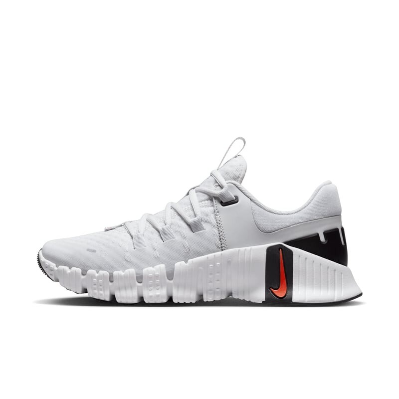Кроссовки Nike Wmns Free Metcon 5, белый/черный/красный (Размер 35.5 RU) — фото 2