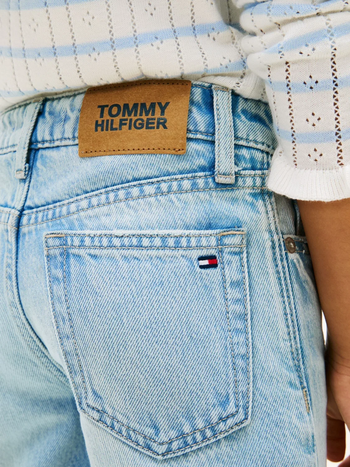 Джинсы клеш, потертые Tommy Hilfiger, синие — фото 4