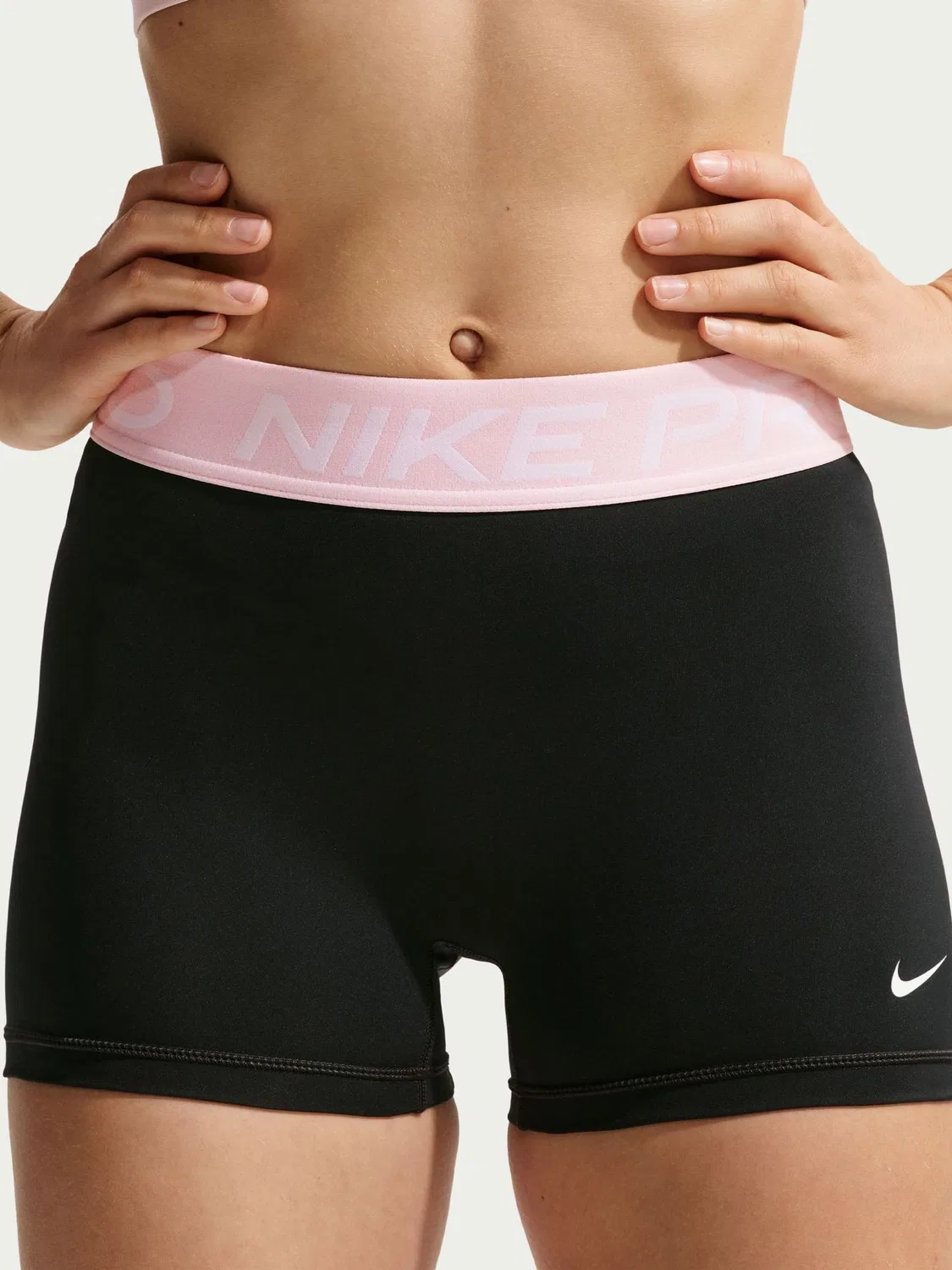 Велосипедки Nike Pro Mid-Rise 3" Biker Shorts, черный/розовый