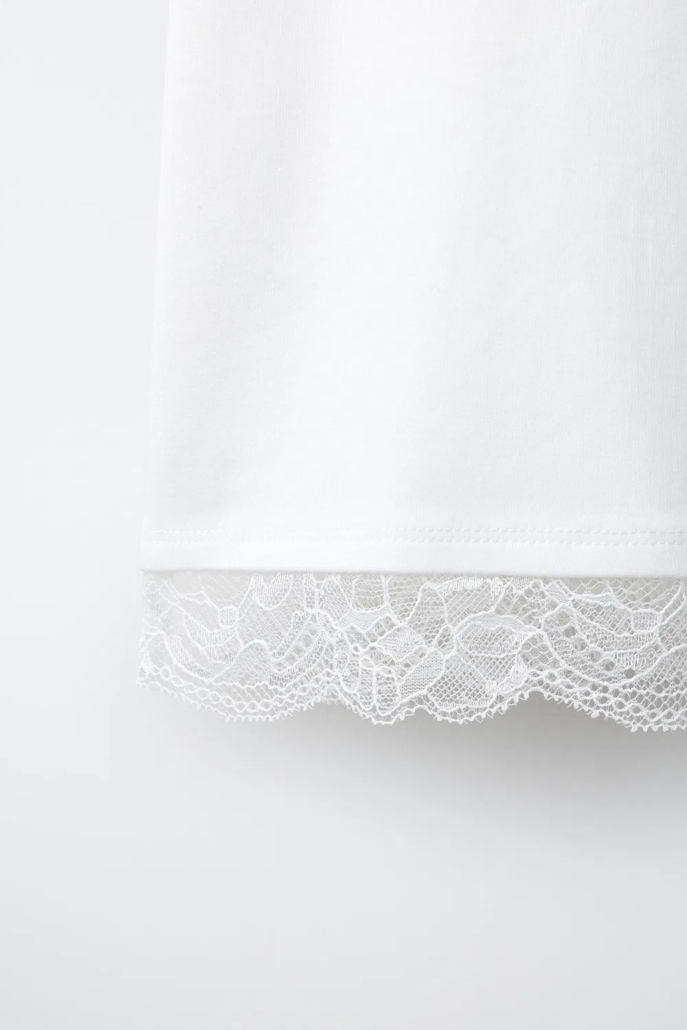 Футболка с заклепками и кружевной отделкой по низу. ZARA, White — фото 4