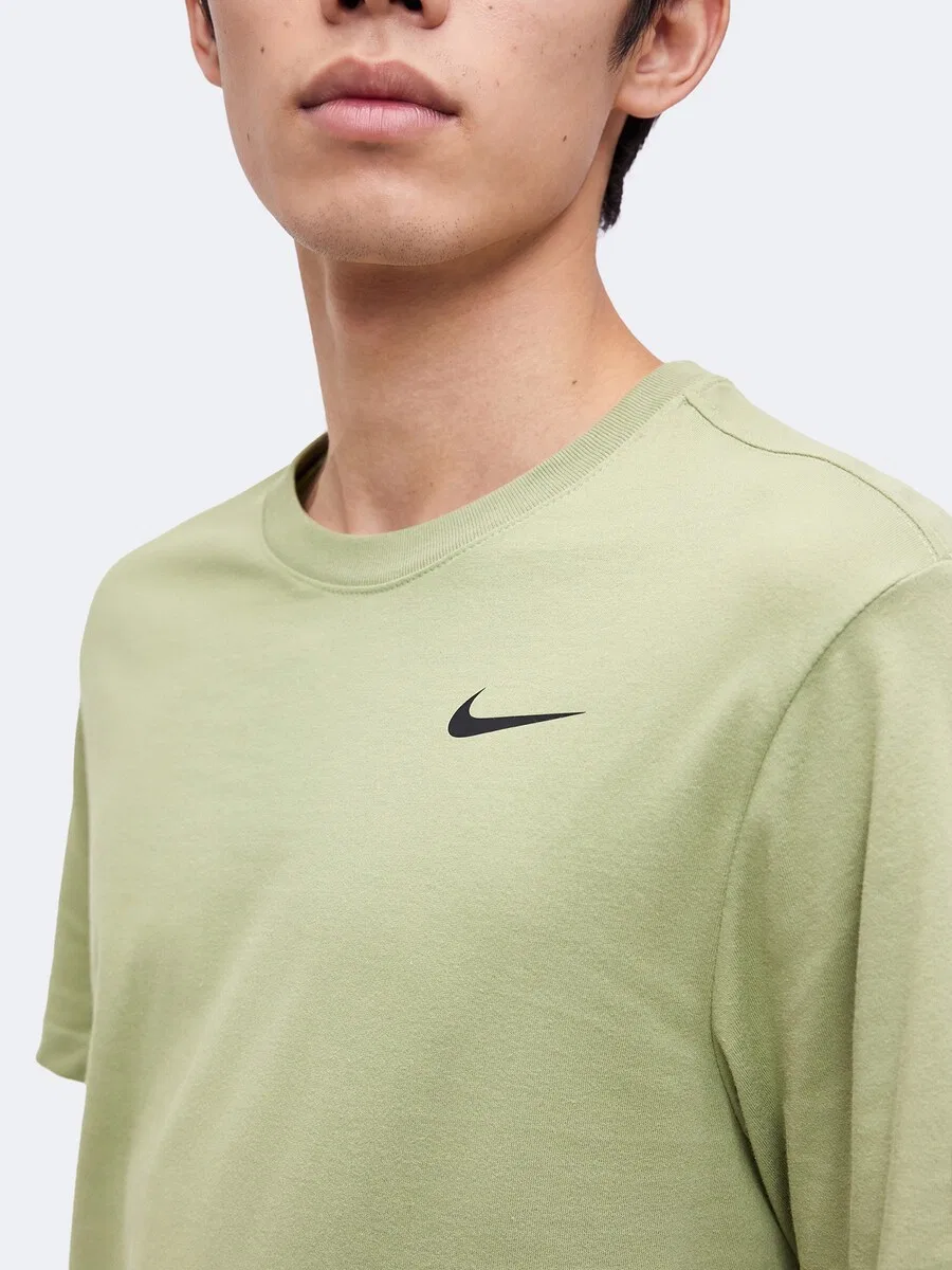Спортивная футболка NIKE Performance Shirt пастельно-зеленого цвета — фото 3