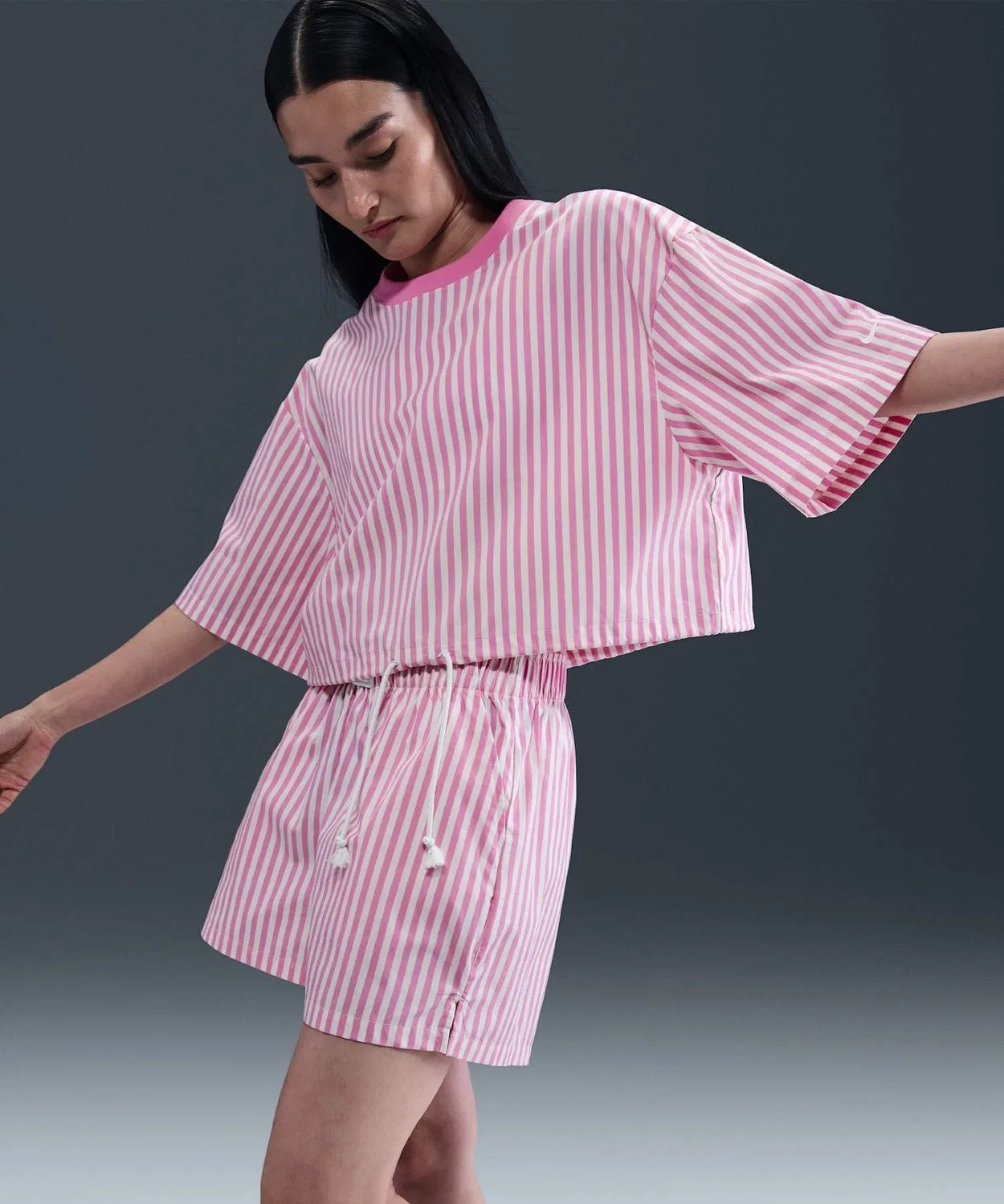 Женская футболка из поплина с полосатым принтом Nike Sportswear Chill Poplin Boxy Top, Playful Pink — фото 4