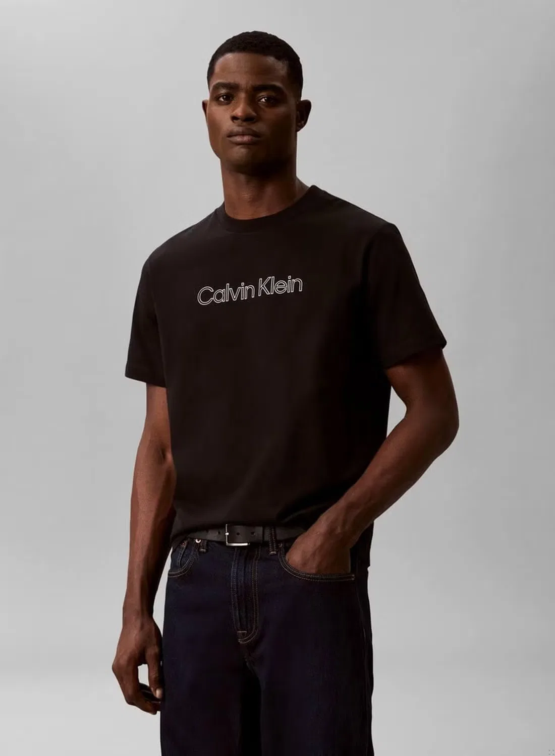 Футболка свободного кроя с принтом логотипа Calvin Klein, черный — фото 2