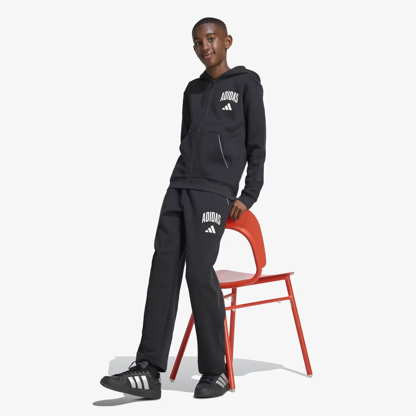 Брюки из флиса с типографским принтом Seasonals Collegiate Typography Adidas, черный — фото 4