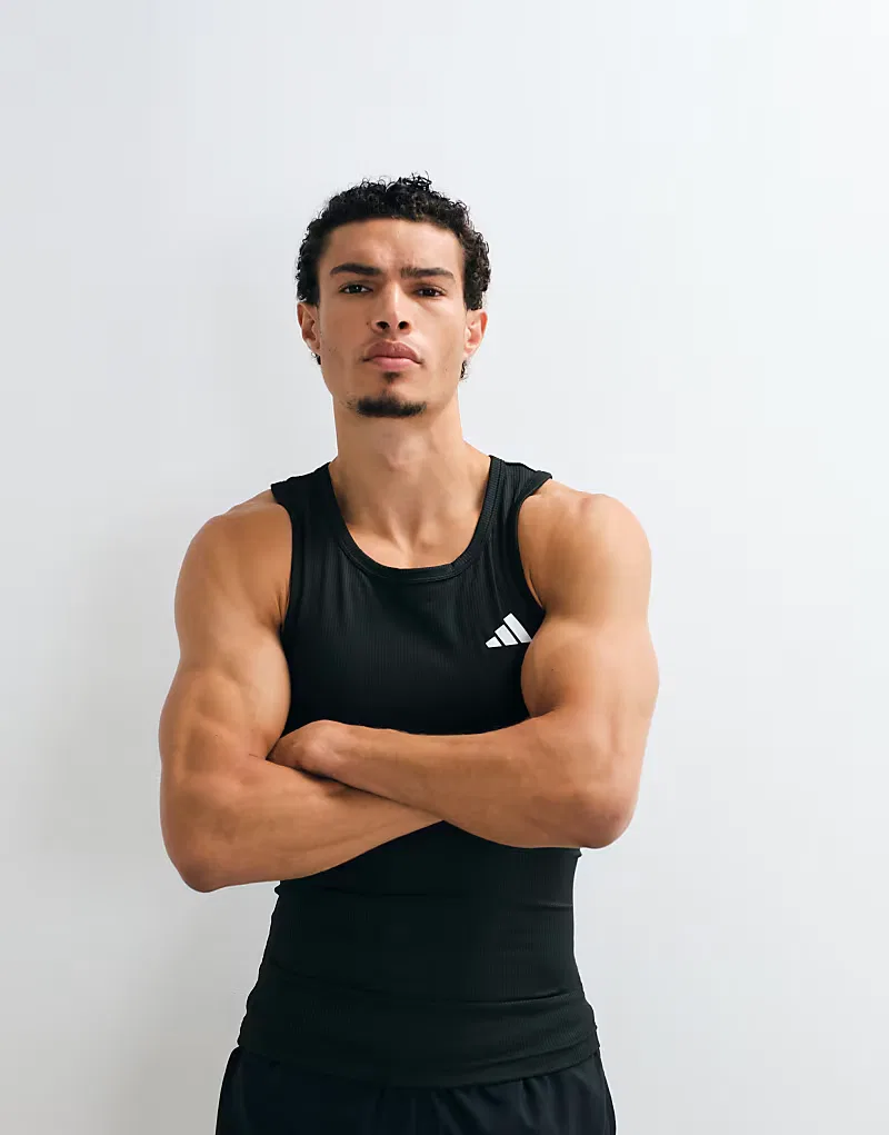 Ребристый жилет Adidas Training Essentials, черный