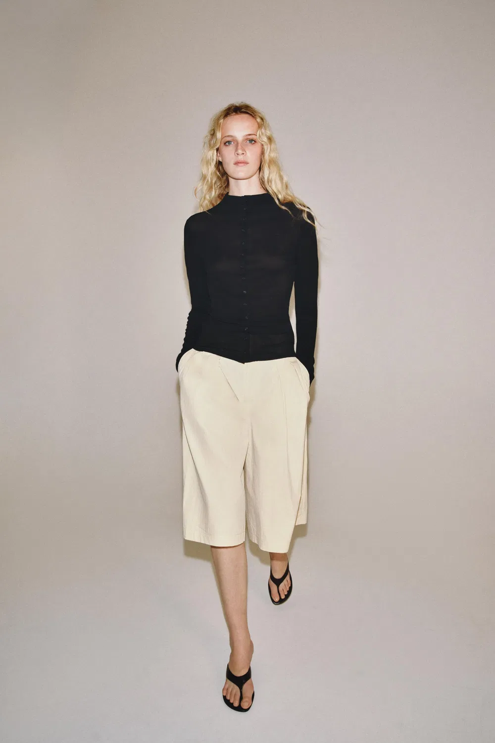 Футболка с высоким воротником на пуговицах ZARA, Black