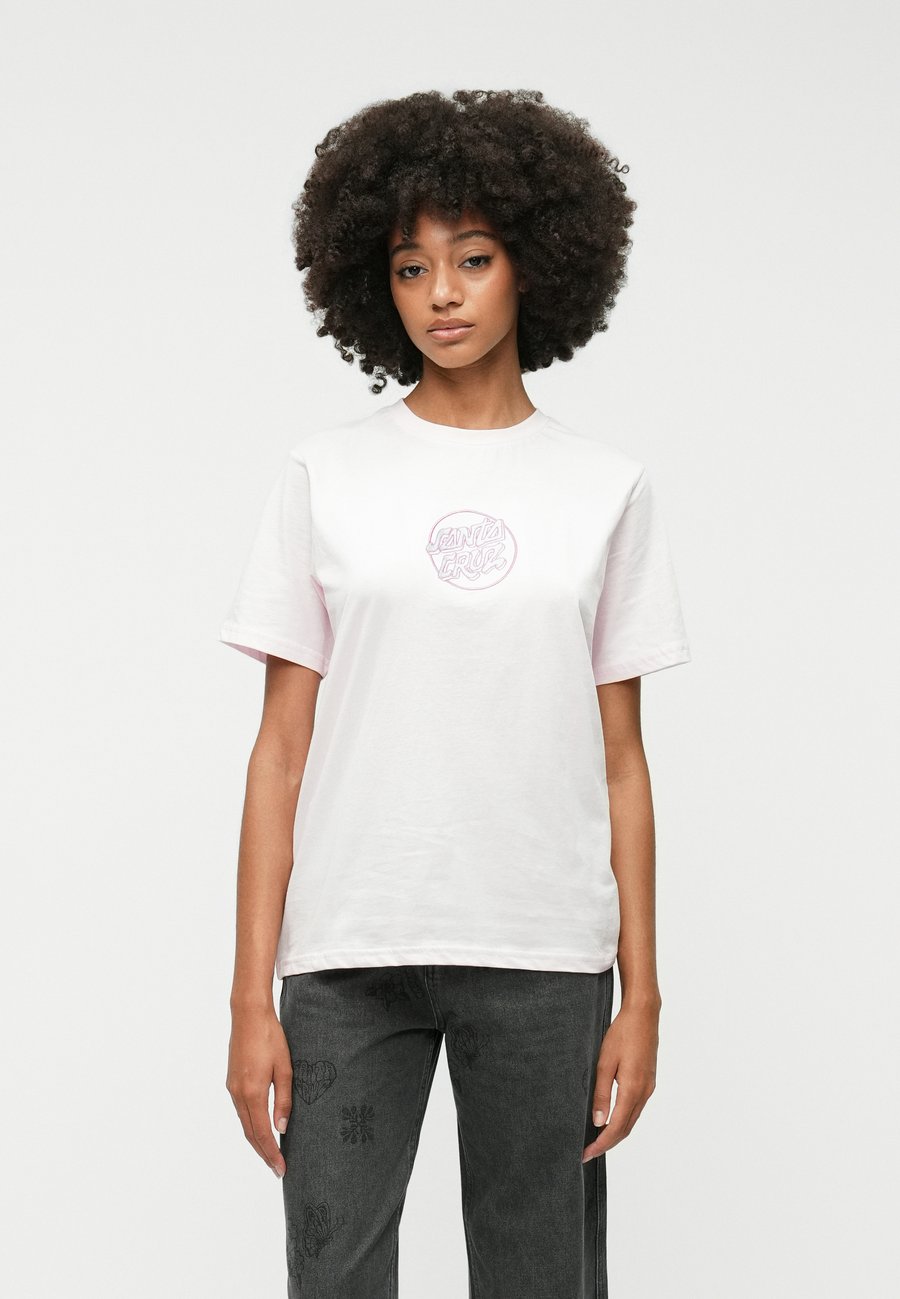 

Футболка Santa Cruz NOUVEAU DOT CENTER, Rose Quartz/Light Pink, Розовый, Футболка Santa Cruz NOUVEAU DOT CENTER, Rose Quartz/Light Pink