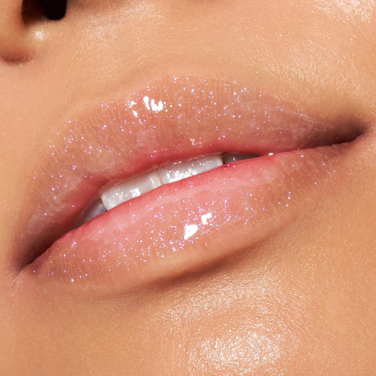 Блеск для губ Catrice Max It Up Lip Booster Extreme Catrice, 050 Beam Me Away — фото 4
