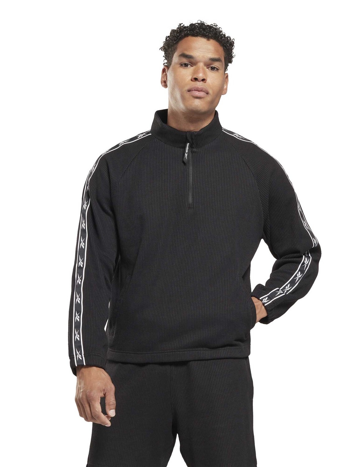 

Блуза Reebok Identity Vector Tape Waffle 1/4 Zip Top, черный