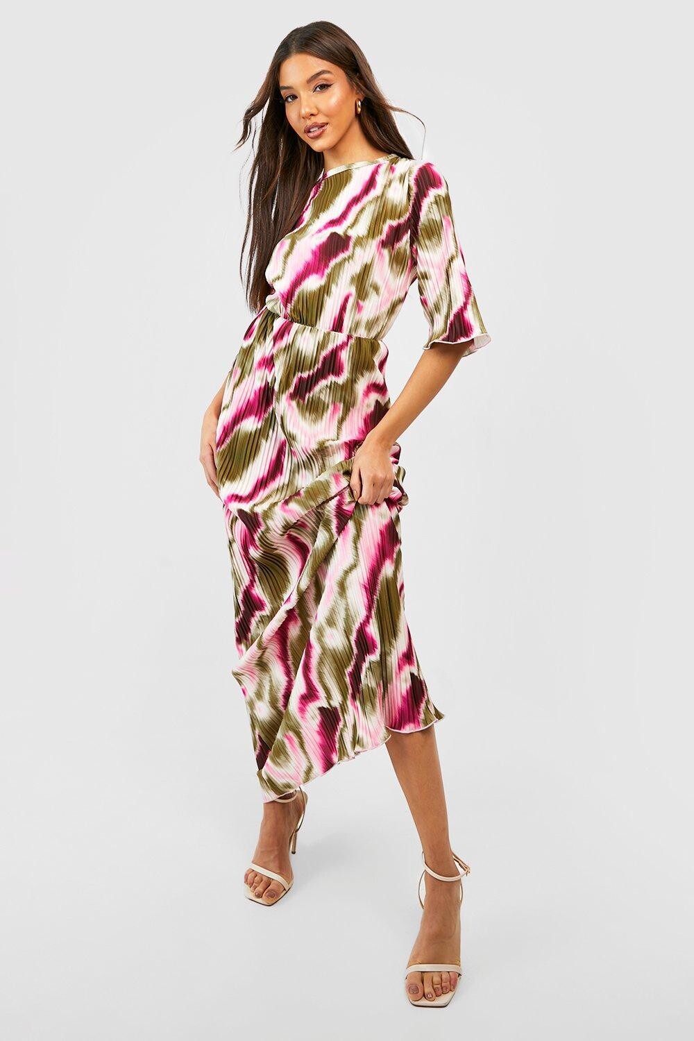

Платье макси с абстрактной плиссой Boohoo, хаки