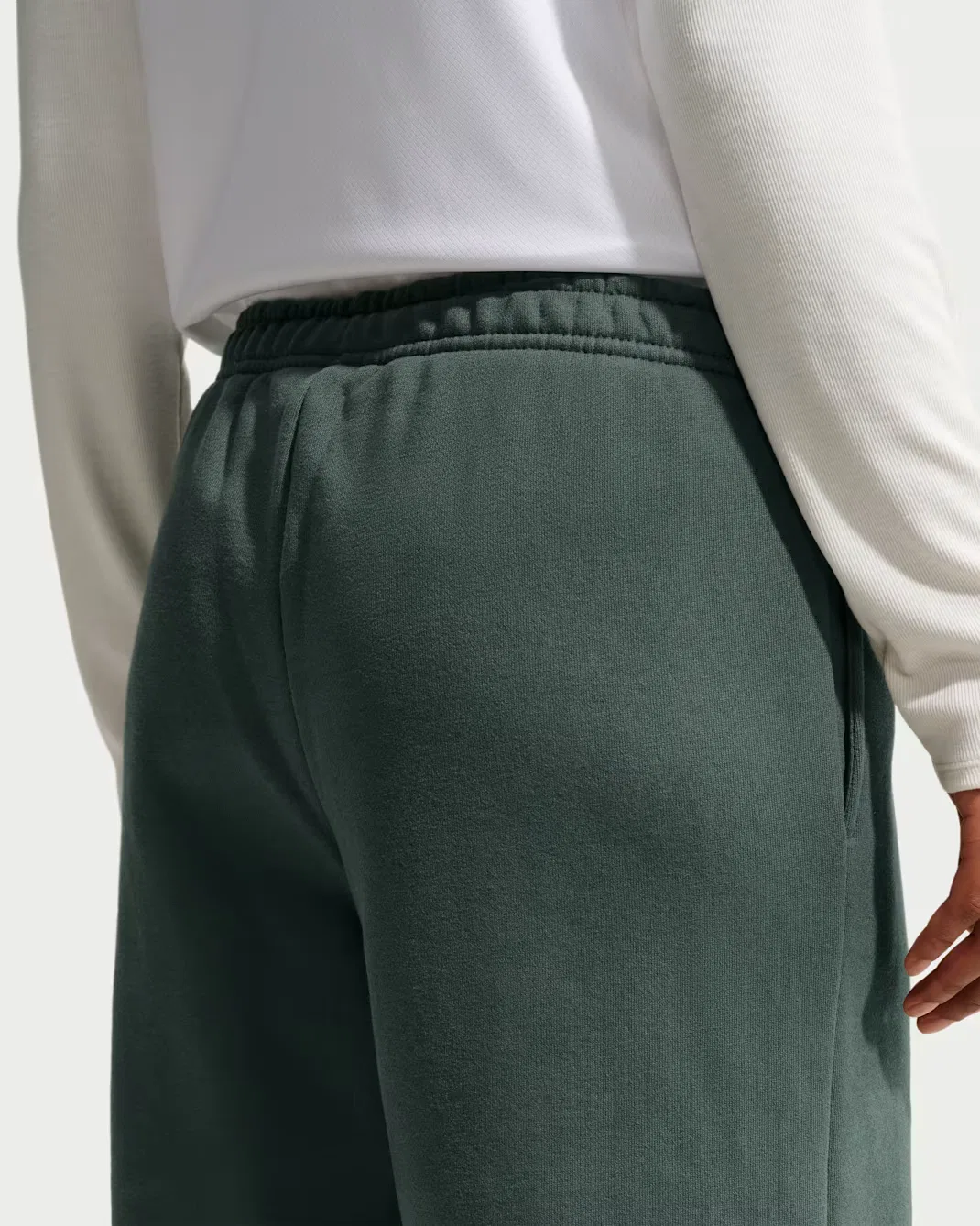 Женские брюки средней посадки с широкими штанинами Nike Studio Fleece Medium Weight, Camo Green/Sail — фото 3
