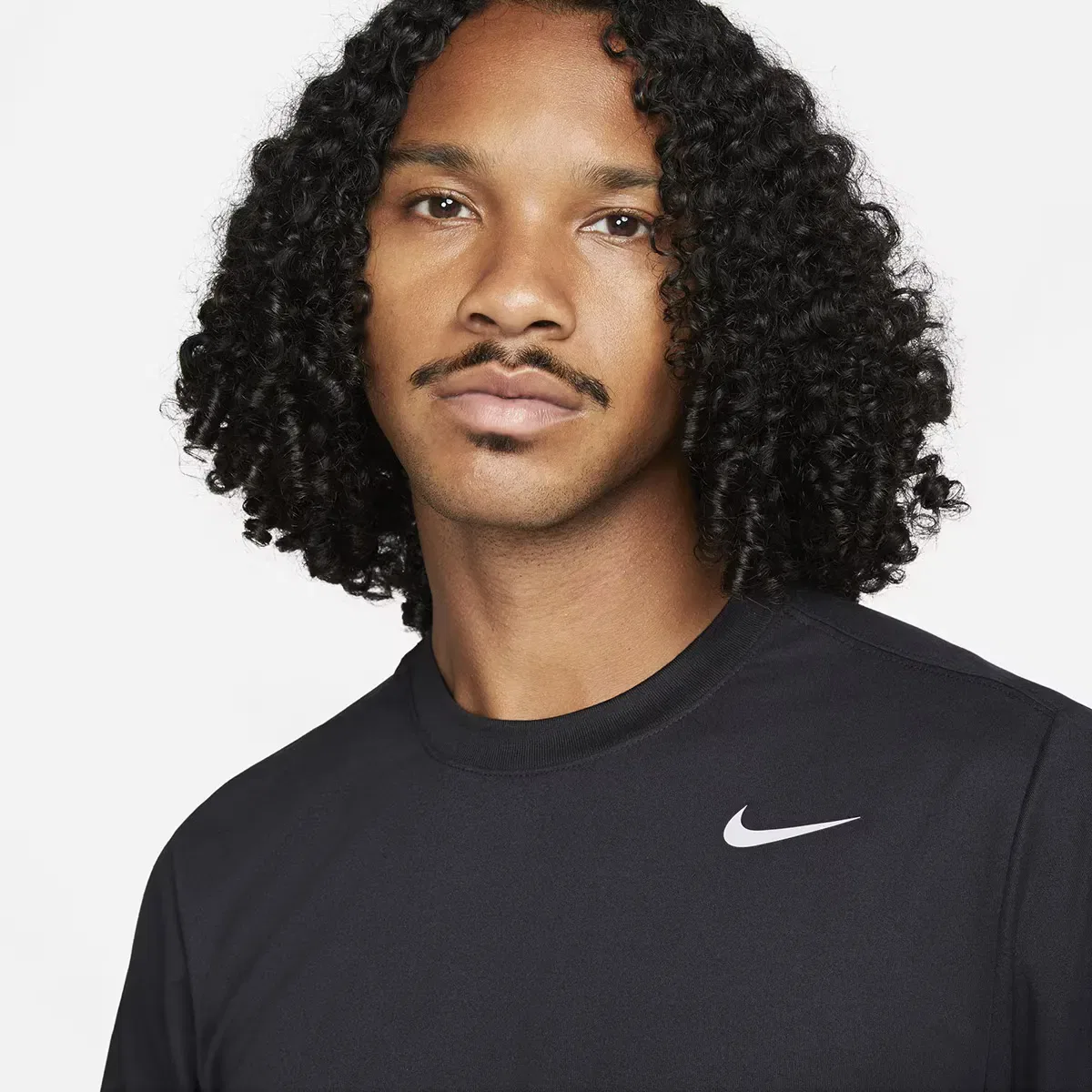 Мужская футболка с технологией Dri-FIT Nike Dri-FIT Legend, Negro — фото 3