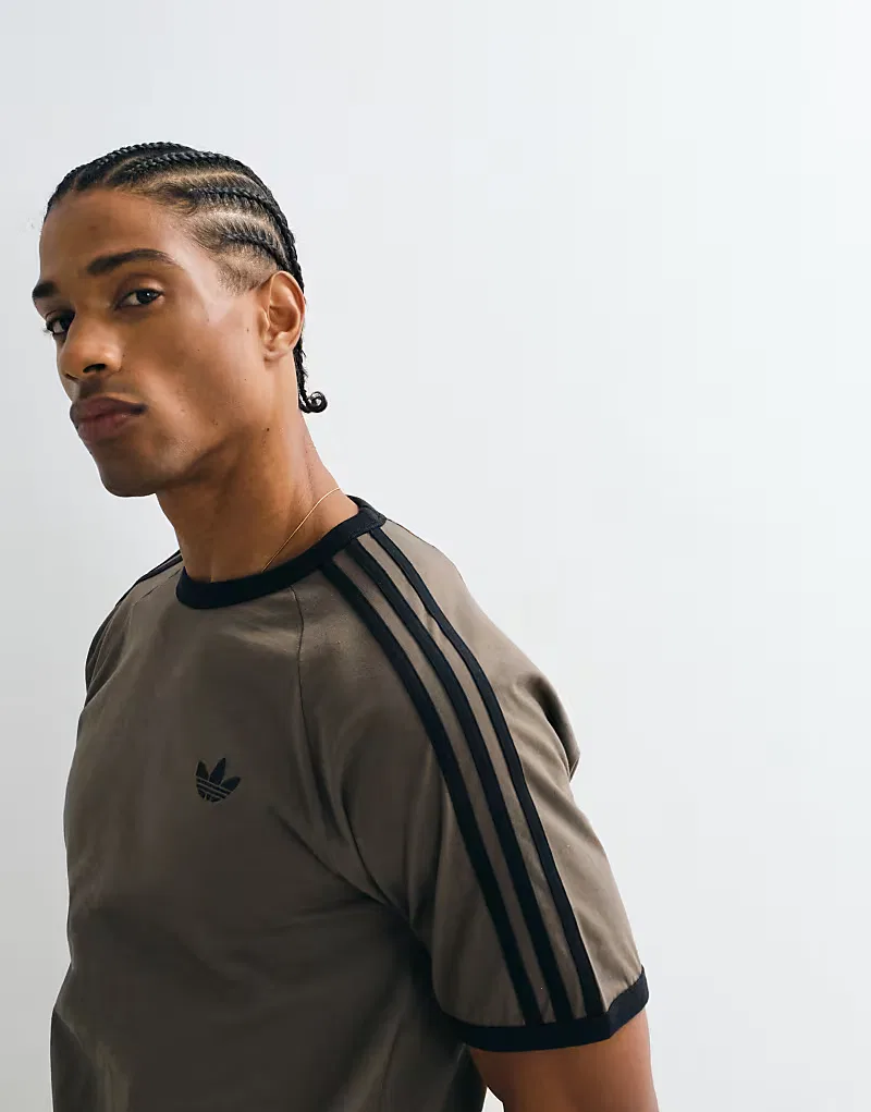 Футболка Adidas Originals с тремя полосками, хаки и, черный