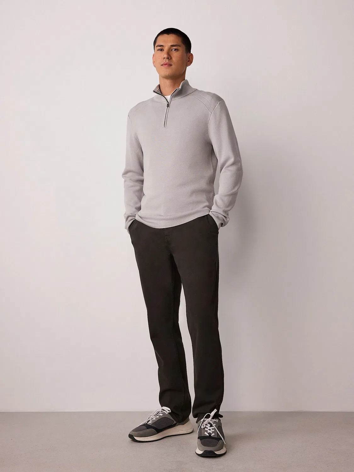 Брюки чинос Slim Fit Motionflex Next, хаки — фото 2