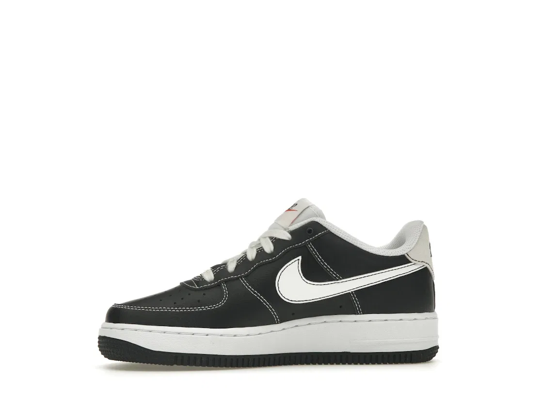 Детские кроссовки Lifestyle Nike Air Force 1 Low S50, Black/White/Black-Sail — фото 3
