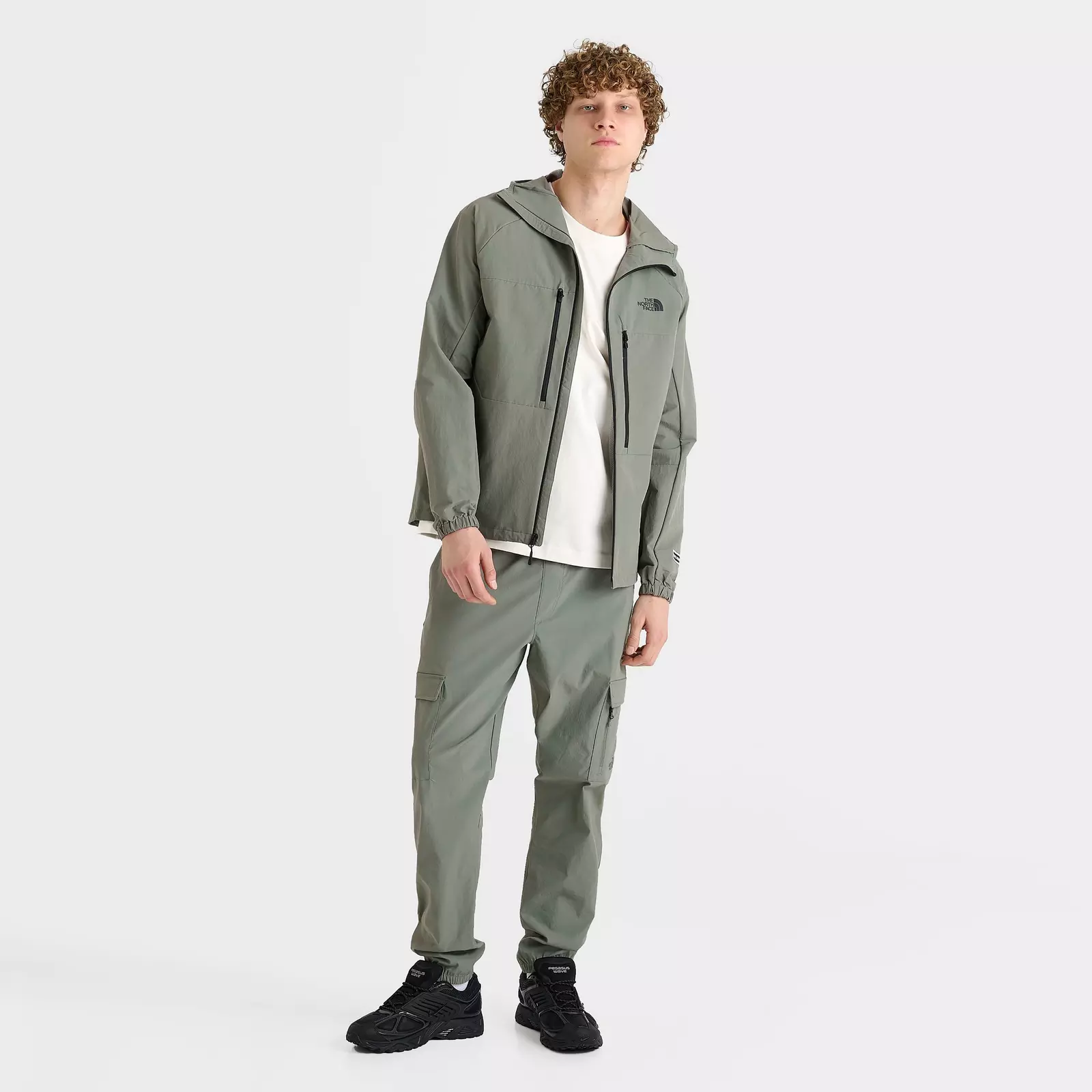 

Куртка Men's The North Face Trishull Full-Zip Windbreaker, зеленый