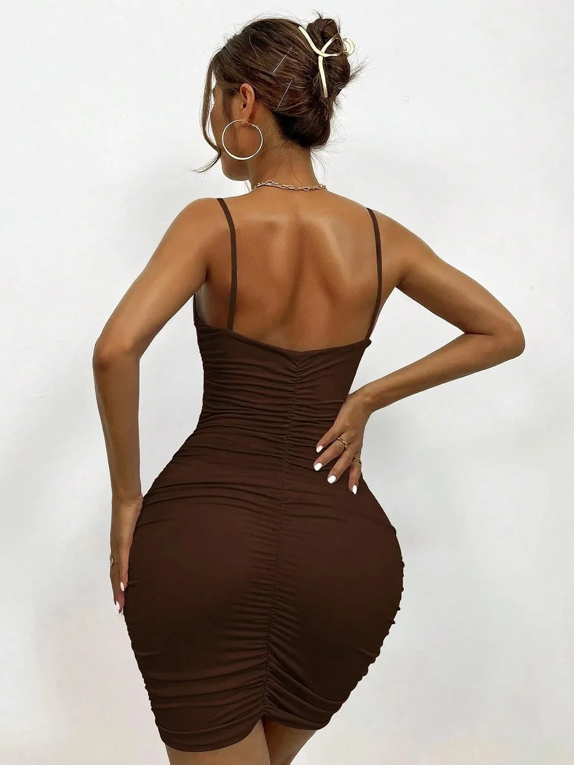 Женское мини-платье с запахом на бретелях, Coffee Brown — фото 4