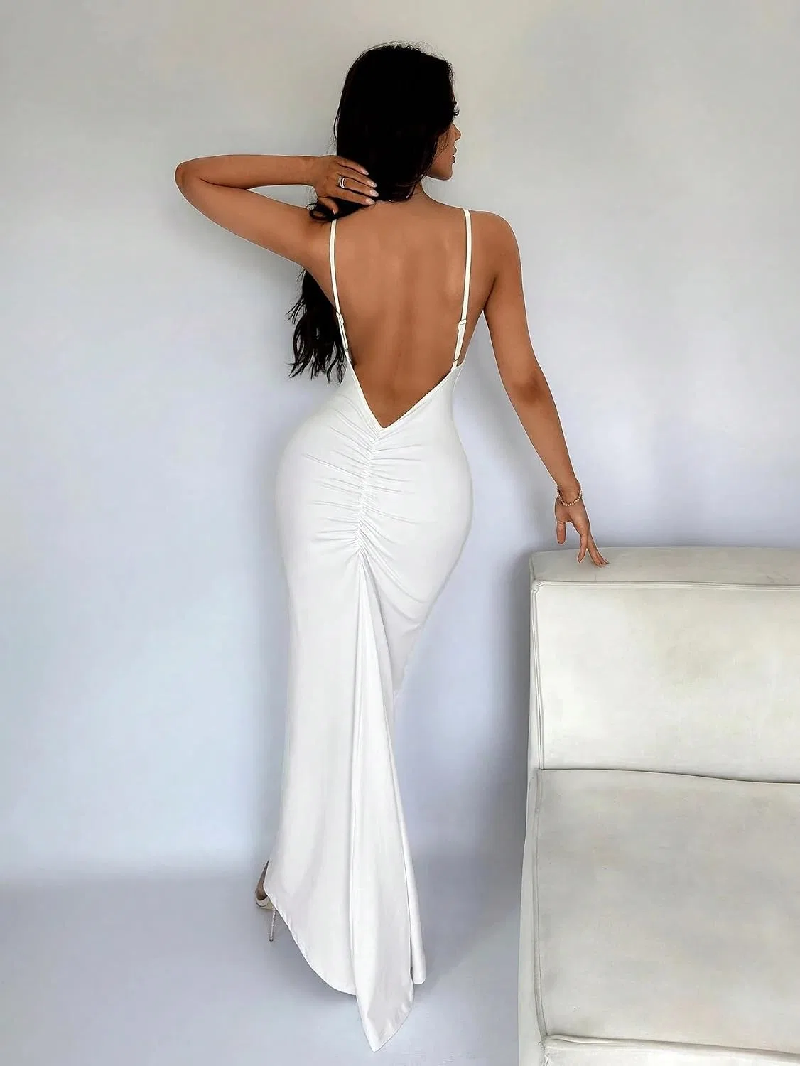 Женское длинное платье-ками с асимметричным вырезом, White — фото 2