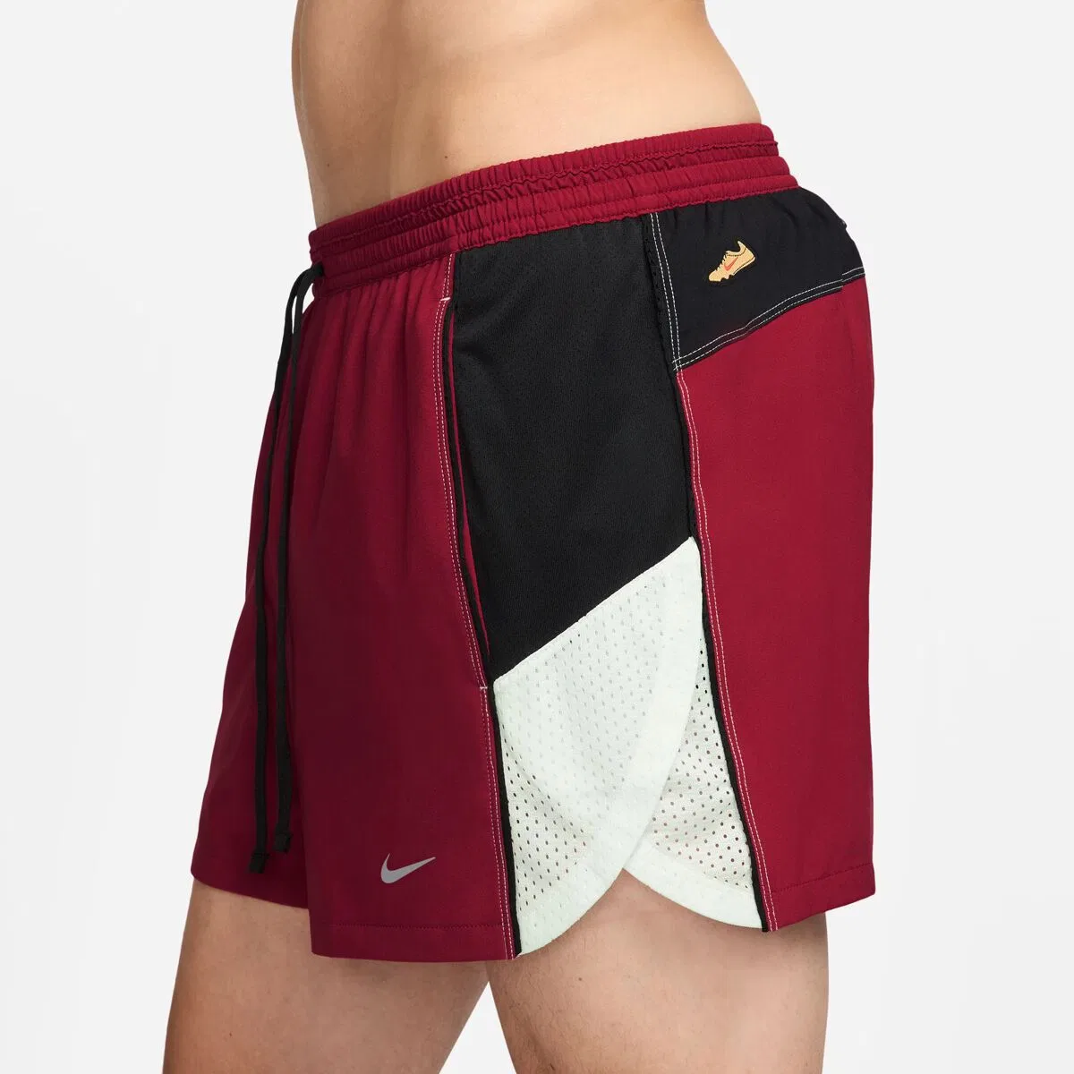 Мужские шорты для бега с технологией Dri-FIT Nike, Team Crimson/Black/Reflective Silv — фото 4