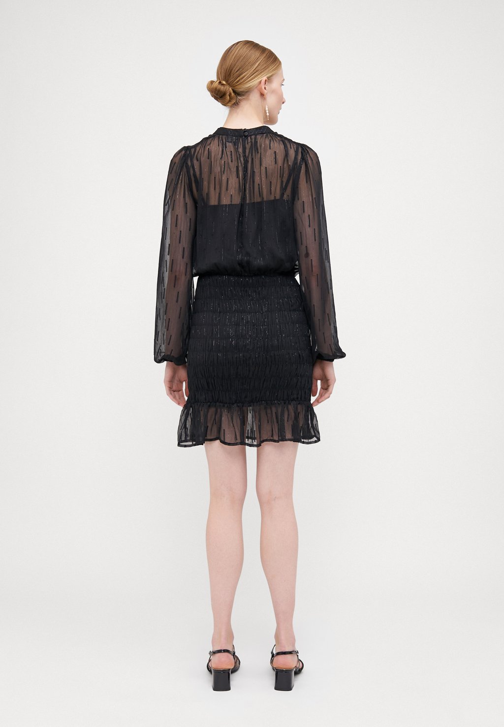 

Коктейльное платье / Вечернее платье VMKIRA SMOCK SHORT DRESS Vero Moda Tall, черный