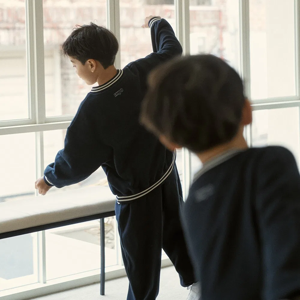 Детский свитшот с V-образным вырезом School тёмно-синий от Hijo — фото 3