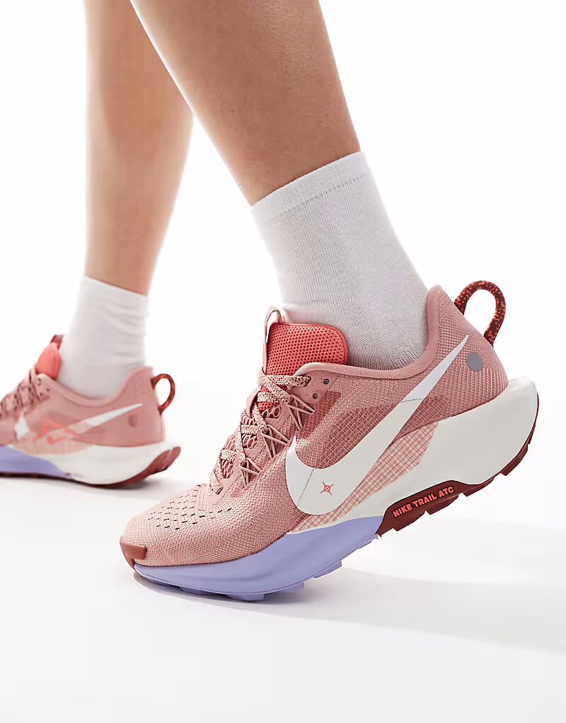 Кроссовки Nike Running React X Pegasus Trail 5 розового и белого цвета — фото 3