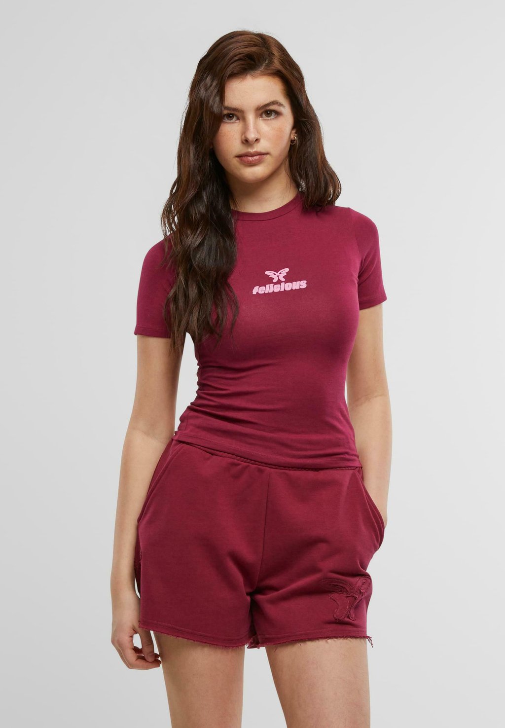 

Футболка с принтом TIGHT LOGO FELICIOUS, красный