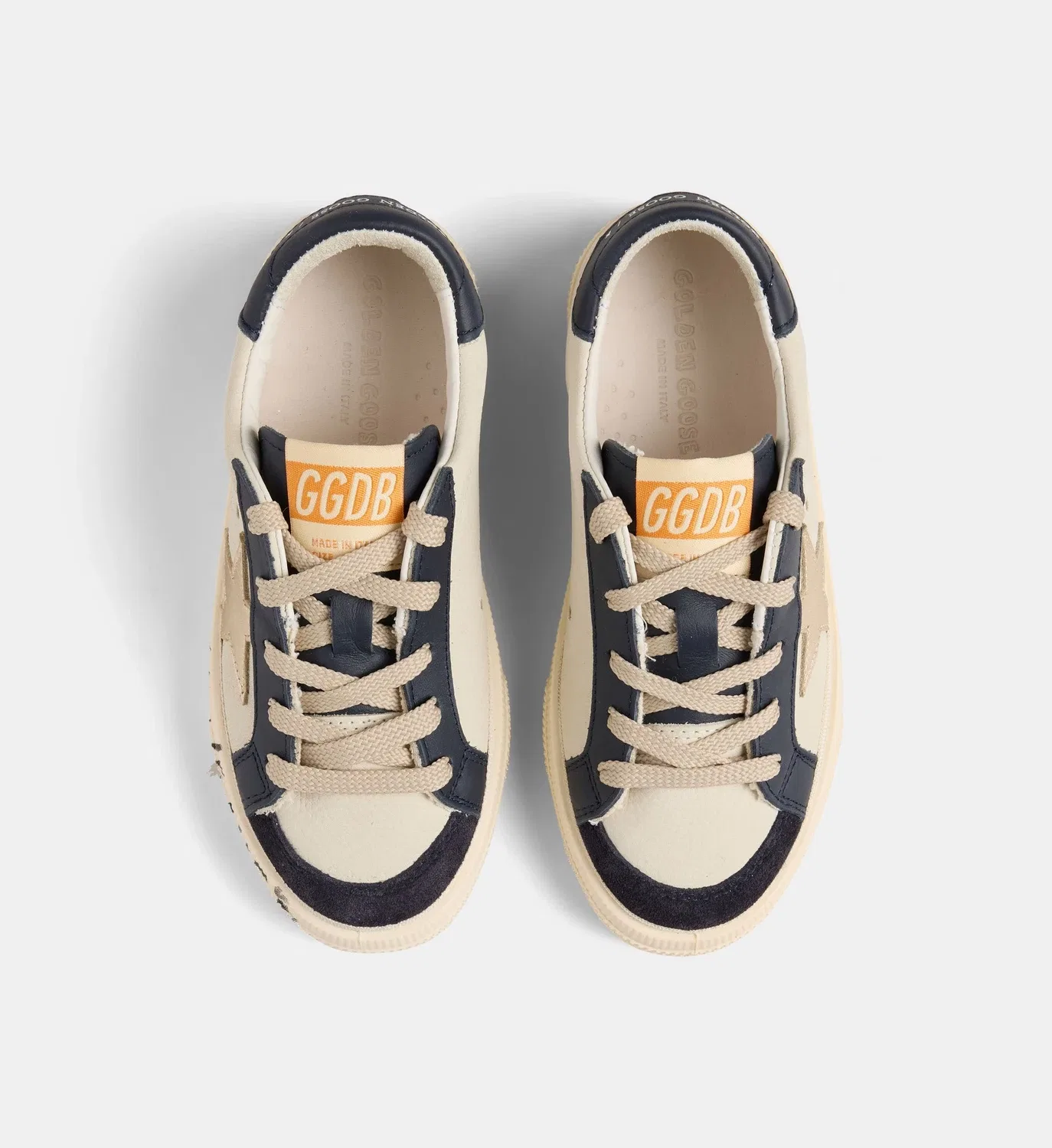 Низкие кеды May из потертой кожи нубук GOLDEN GOOSE, белый — фото 4