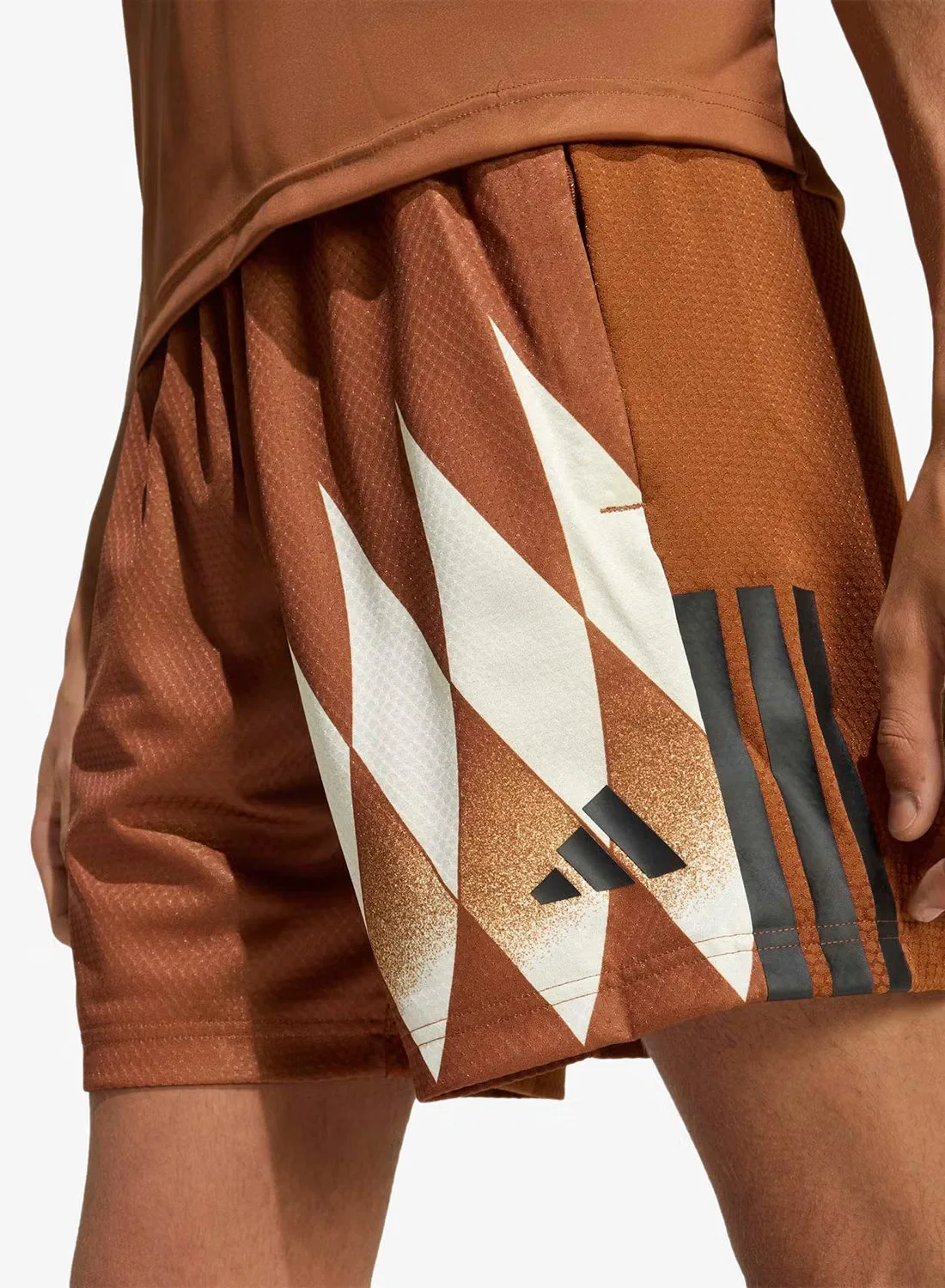 Шорты с принтом House of Tiro x Common Goal Adidas, бронзовый — фото 3
