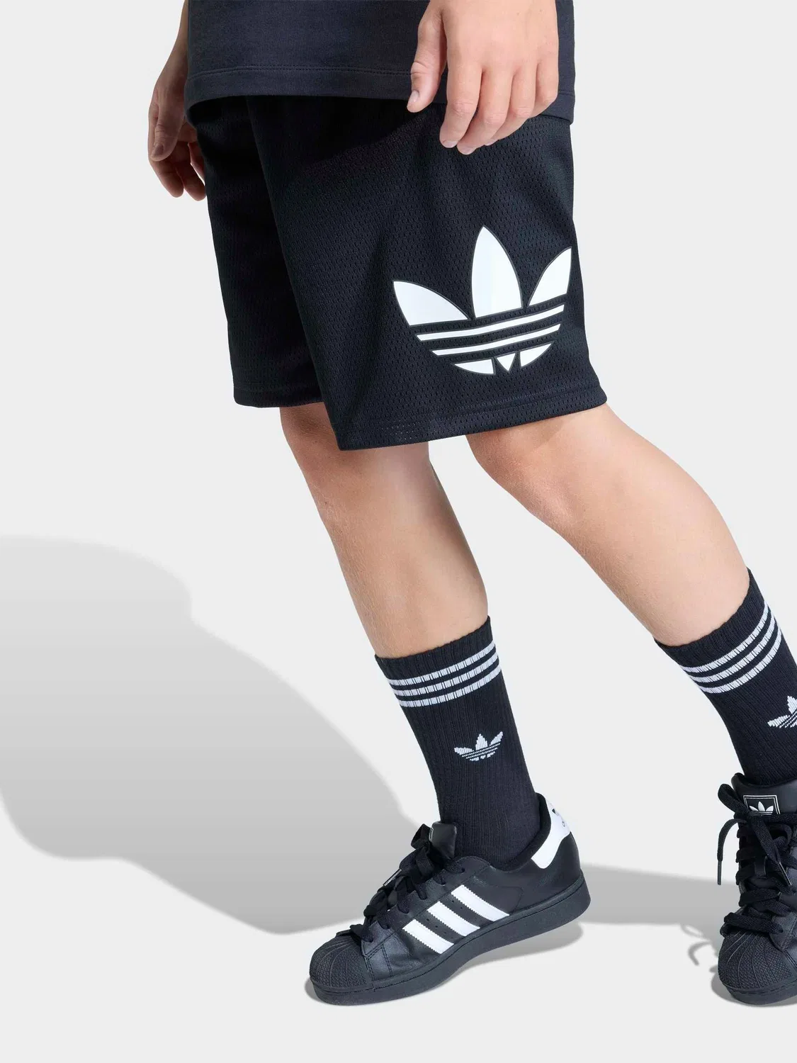 Шорты свободные сетчатые adidas Originals, черный — фото 2