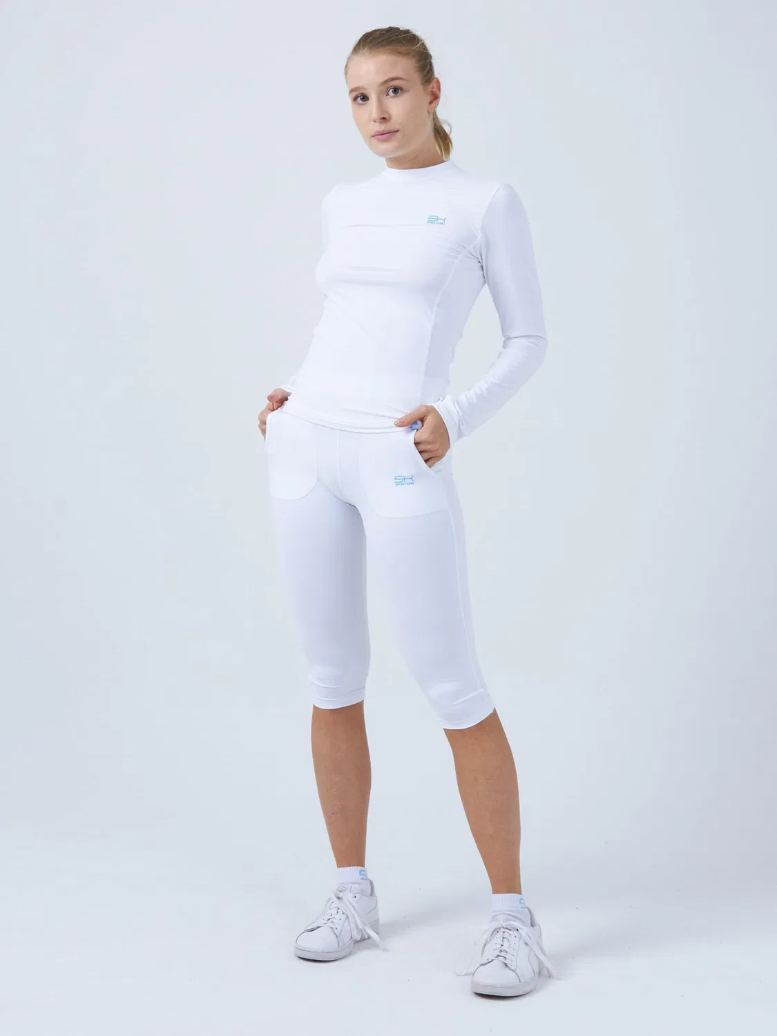 Спортивная футболка Sportkind Performance Shirt High Neck Long Sleeve Shirt белого цвета